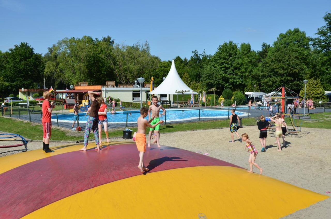 Vakantiepark T Urkerbos - Blokhutje Экстерьер фото